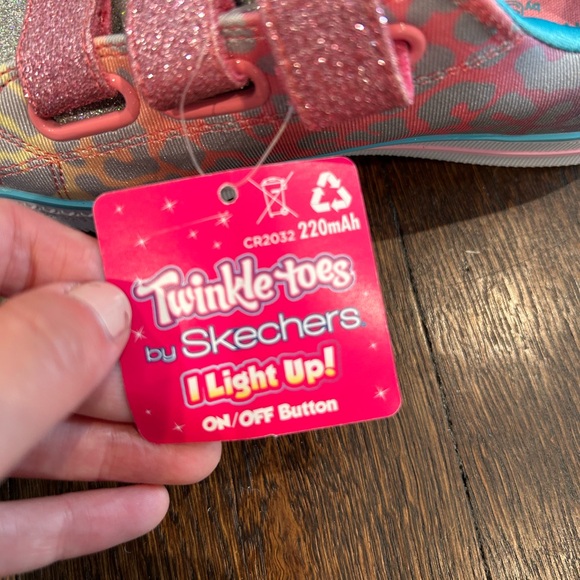 NWOB Sketchers Little Kids Twinkle Toes Size 1 - Picture 2 of 6